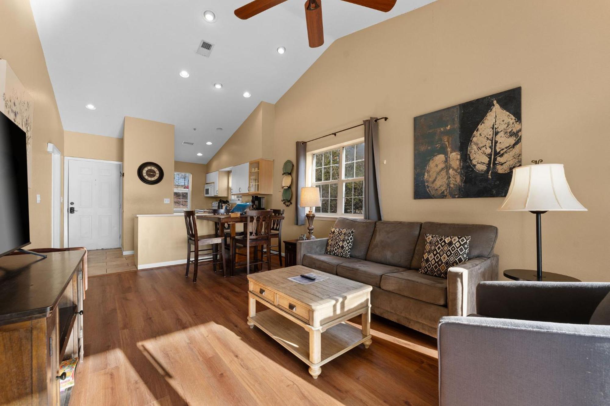 Cozy Top Floor 2Br Condo With View And Amenities!! Branson Exterior photo