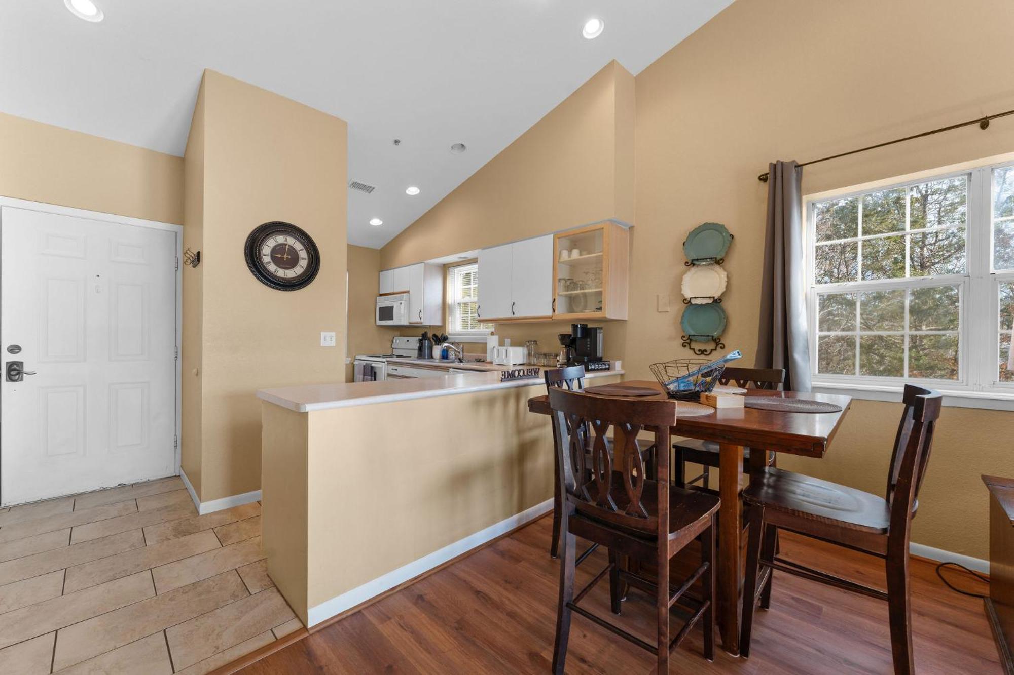 Cozy Top Floor 2Br Condo With View And Amenities!! Branson Exterior photo