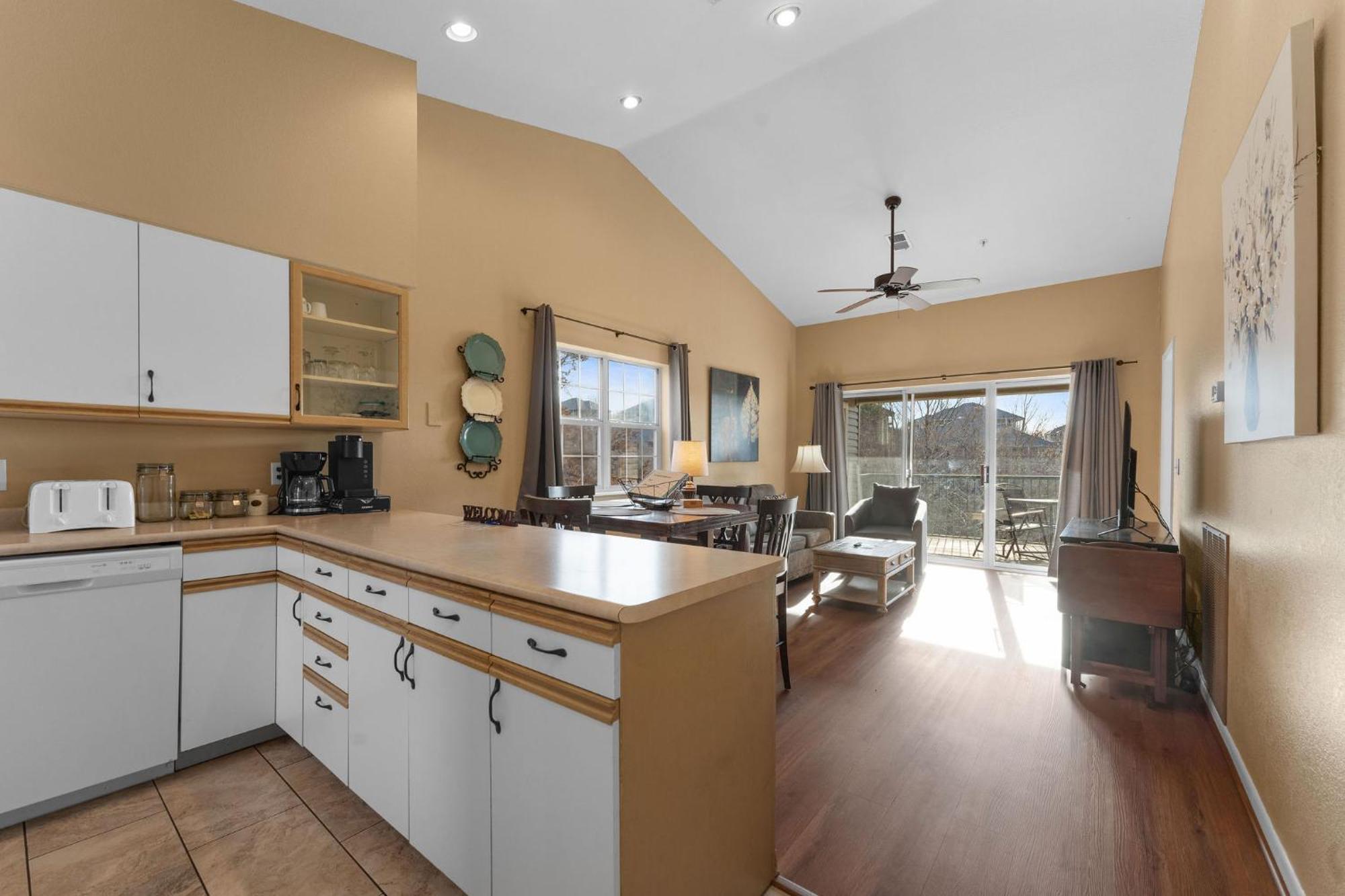 Cozy Top Floor 2Br Condo With View And Amenities!! Branson Exterior photo